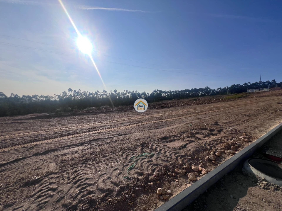 Terreno para Venda em Escapães Foto 7