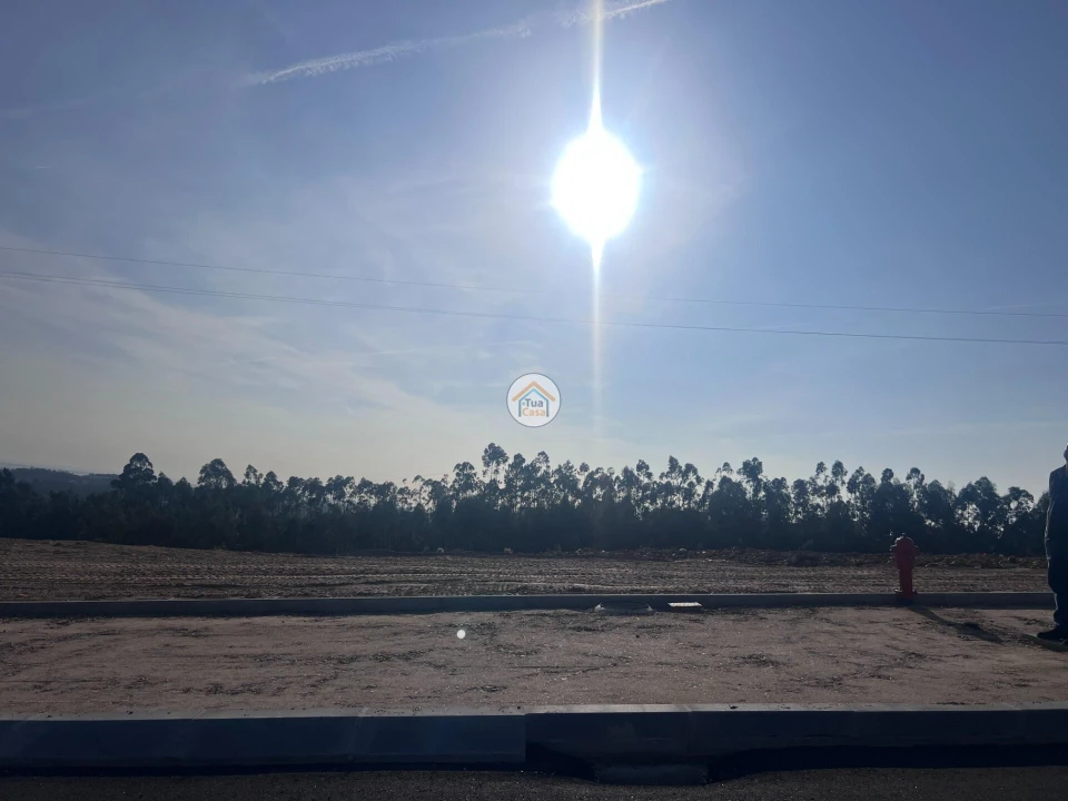 Terreno para Venda em Escapães Foto 2