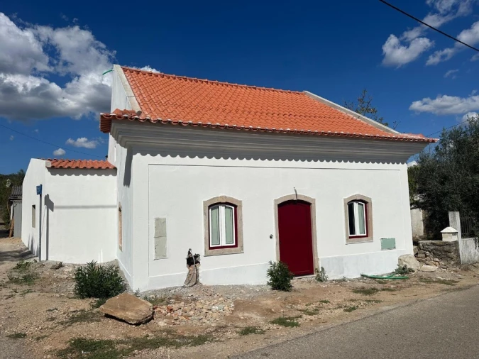 Moradia T2 para Venda em Nossa Senhora do Pranto Foto 1