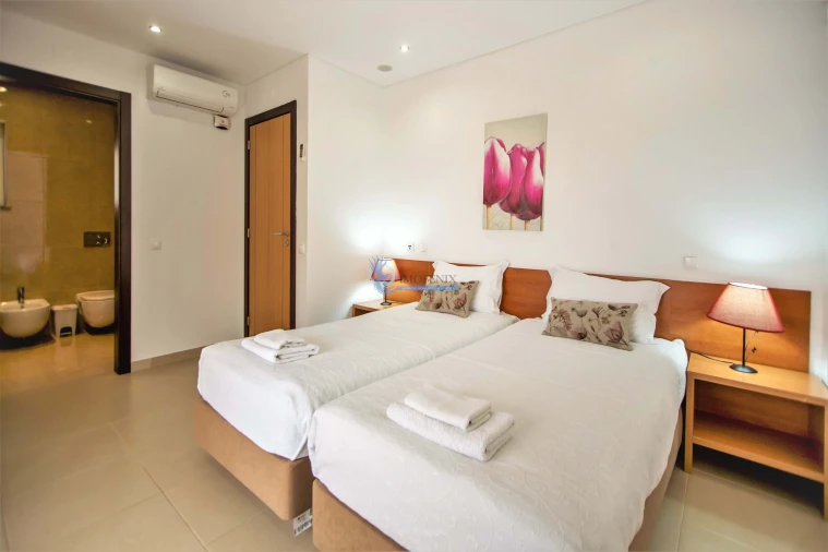 Moradia T5 para Venda em Albufeira e Olhos de Água Foto 26