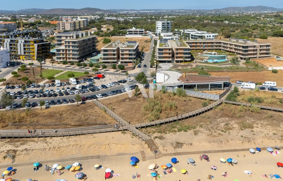 Apartamento T2 para Venda em Quarteira Foto 30