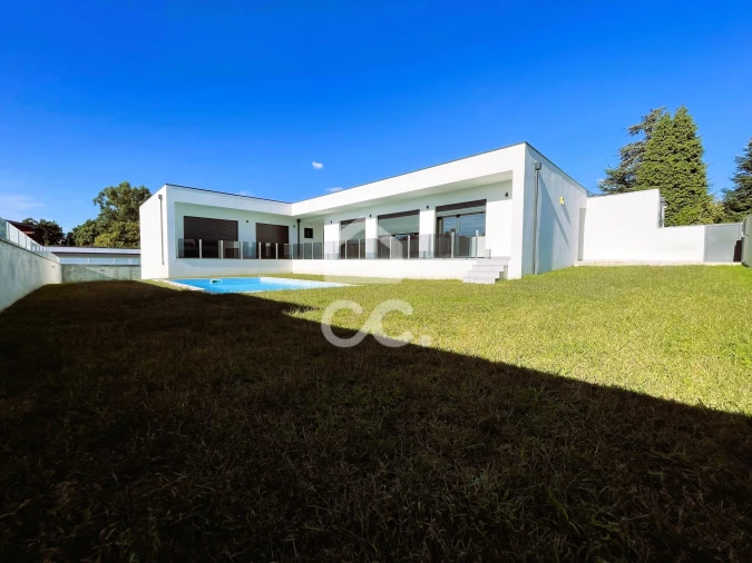 Moradia T3 para Venda em Merelim (São Paio), Panoias e Parada de Tibães Foto 1