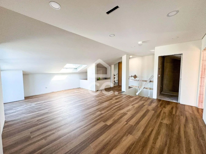 Apartamento T4 para Venda em Viseu Foto 19