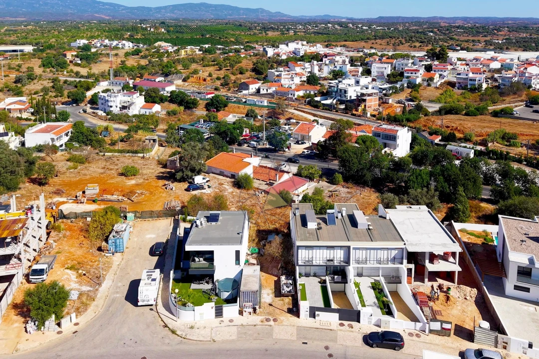 Moradia T4 para Venda em Alvor Foto 17