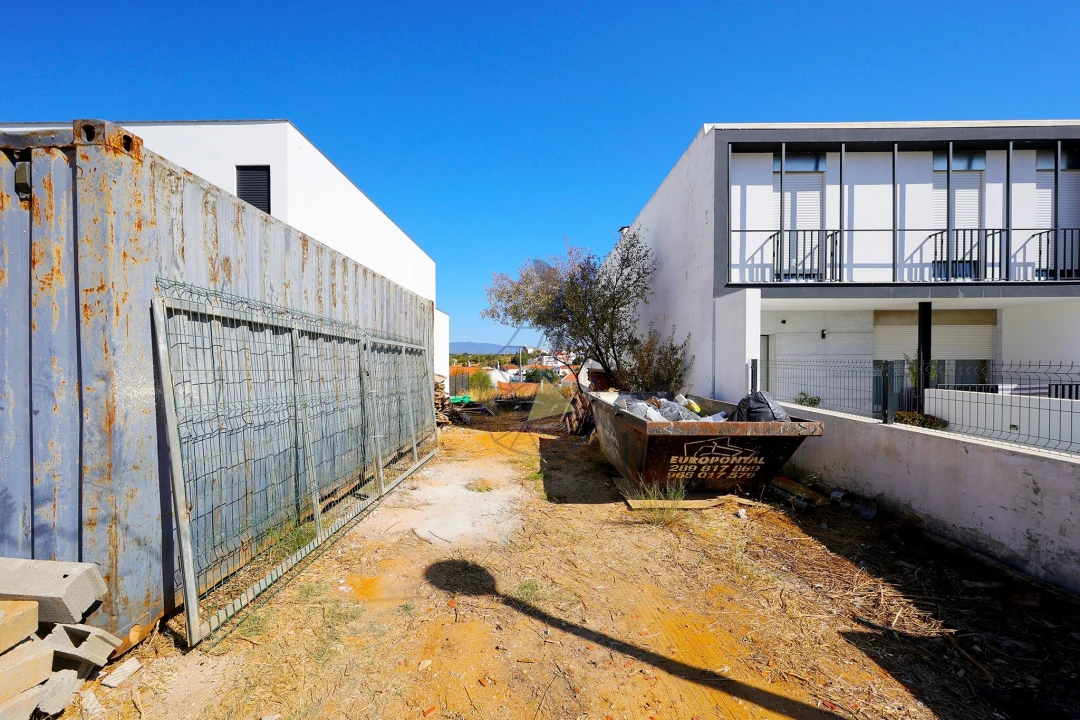 Moradia T4 para Venda em Alvor Foto 18