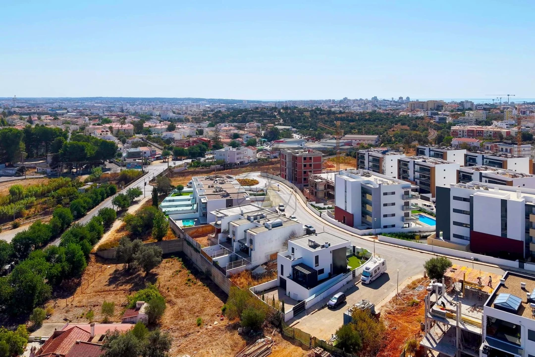 Moradia T4 para Venda em Alvor Foto 13