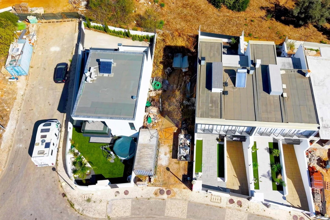 Moradia T4 para Venda em Alvor Foto 3