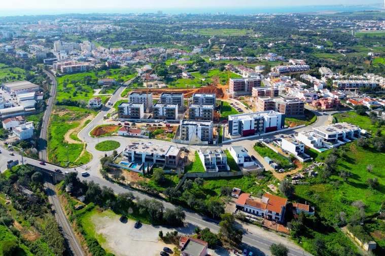 Moradia T4 para Venda em Alvor Foto 6