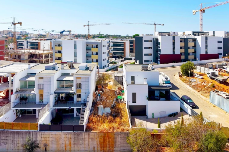 Moradia T4 para Venda em Alvor Foto 15