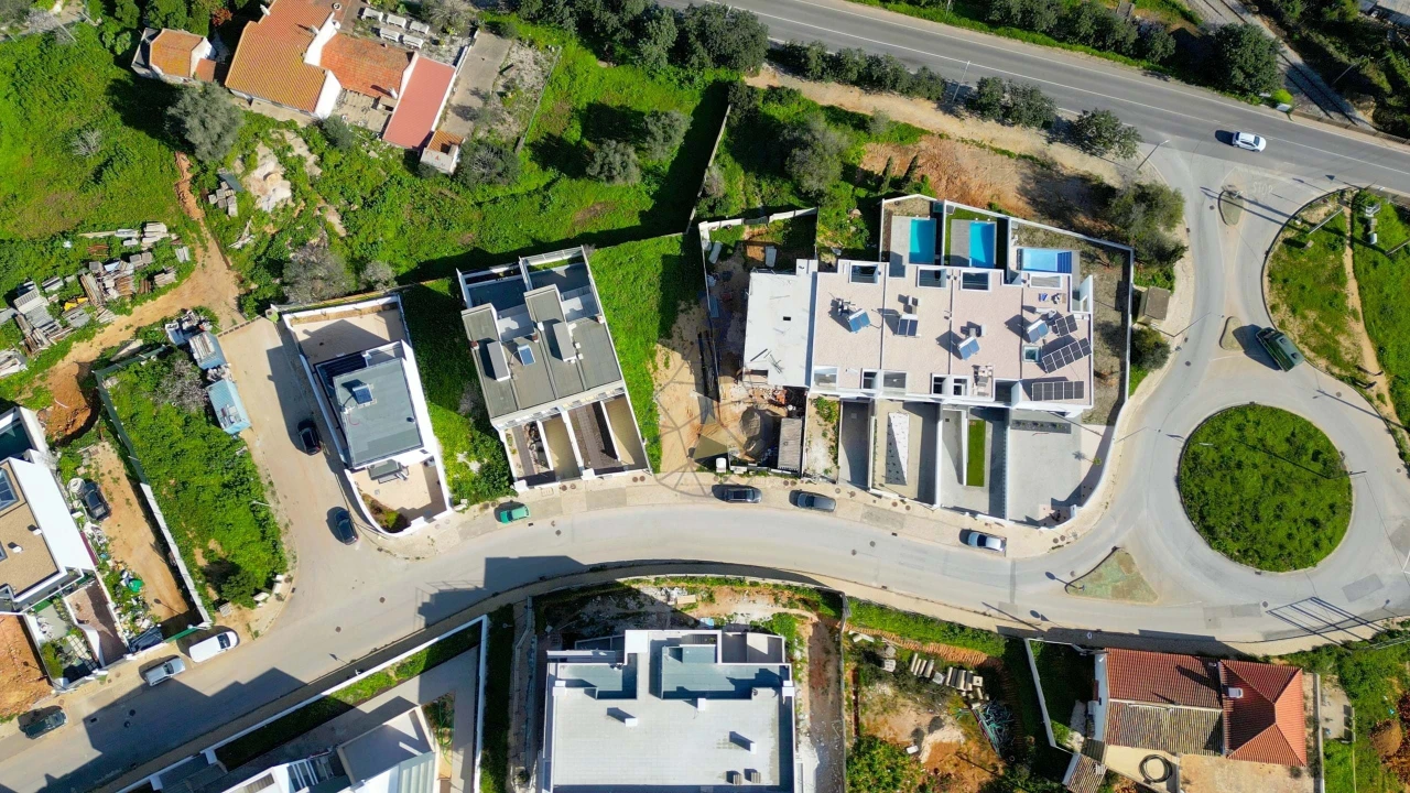 Moradia T4 para Venda em Alvor Foto 8