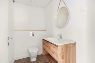 Apartamento T4 para Venda em Algés, Linda-A-Velha e Cruz Quebrada-Dafundo