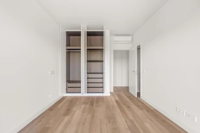 Apartamento T4 para Venda em Algés, Linda-A-Velha e Cruz Quebrada-Dafundo