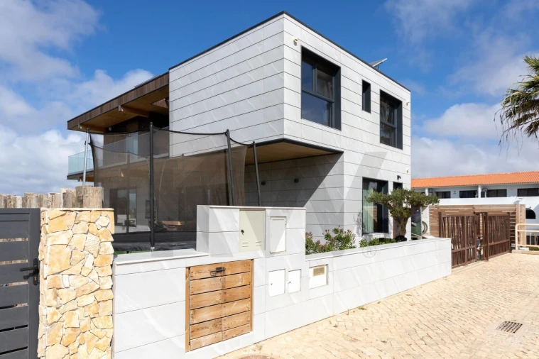 Moradia T3 para Venda em Vila de Sagres Foto 3