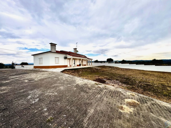 Moradia T3 para Venda em São Pedro de Tomar Foto 20