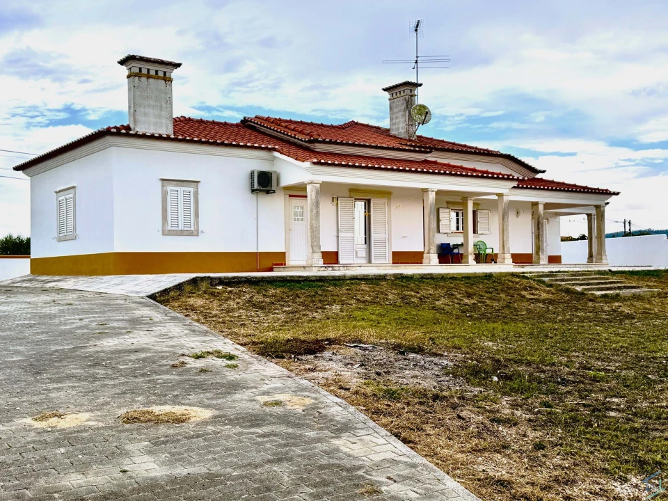 Moradia T3 para Venda em São Pedro de Tomar Foto 3