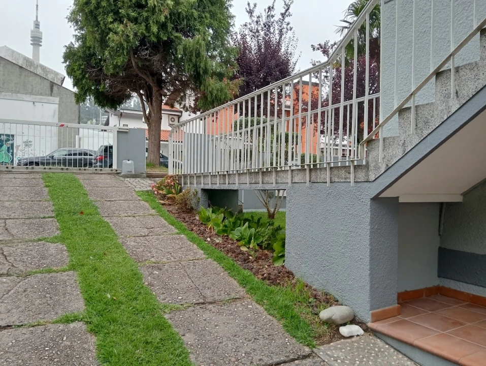 Moradia T4 para Venda em Oliveira do Douro Foto 56