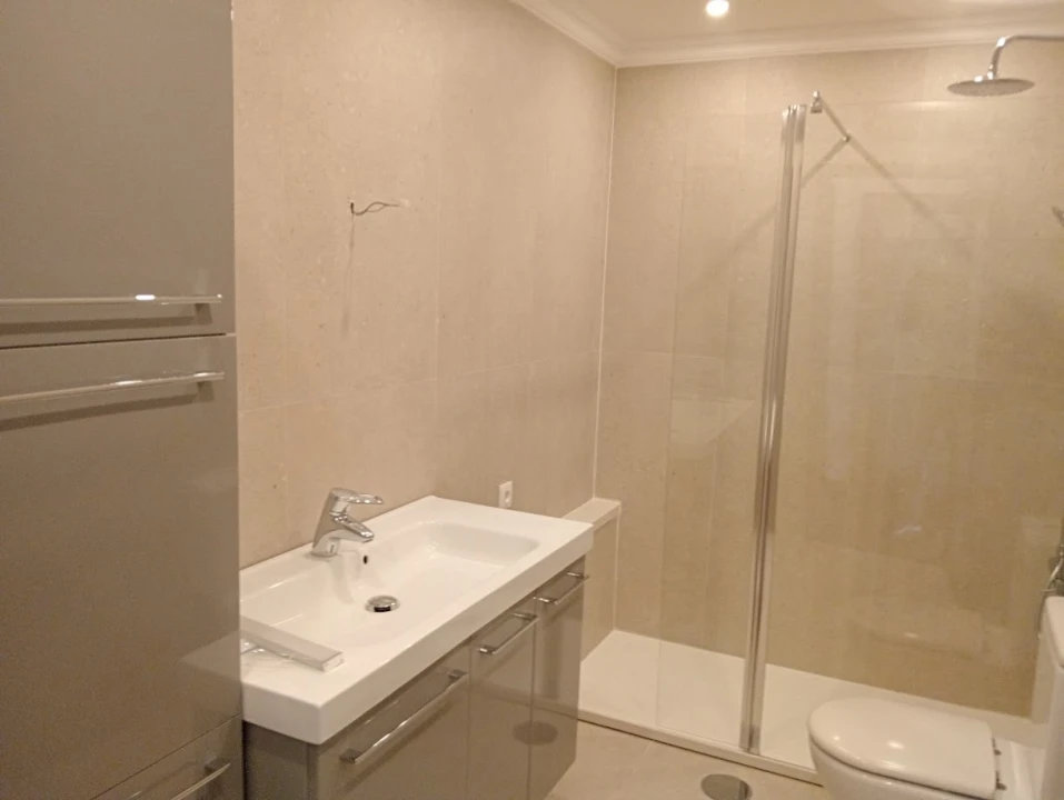 Moradia T4 para Venda em Oliveira do Douro Foto 35