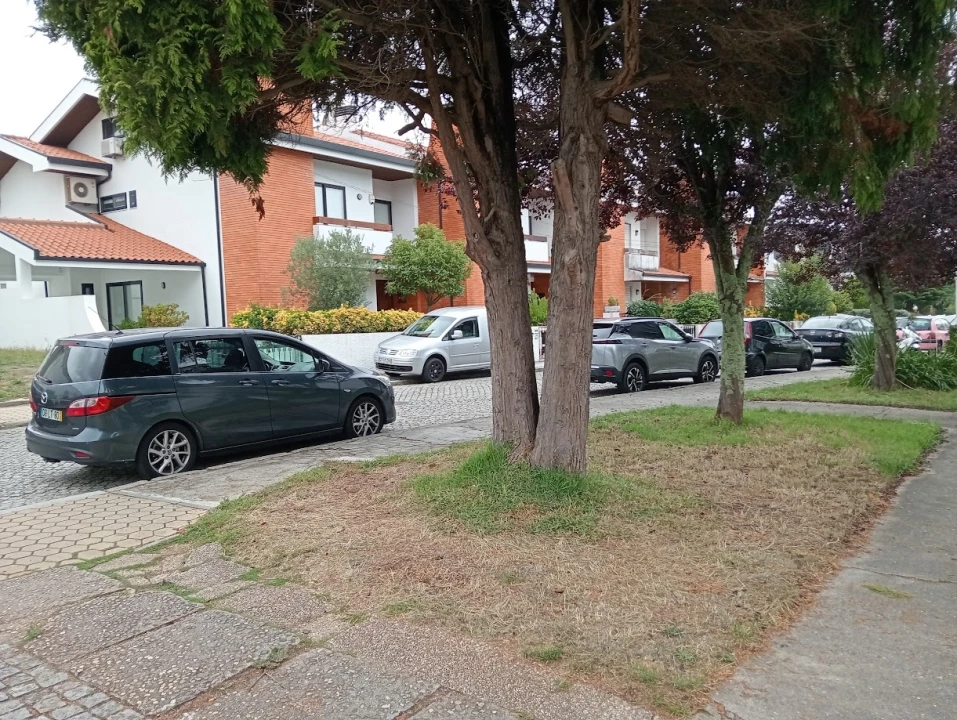 Moradia T4 para Venda em Oliveira do Douro Foto 58