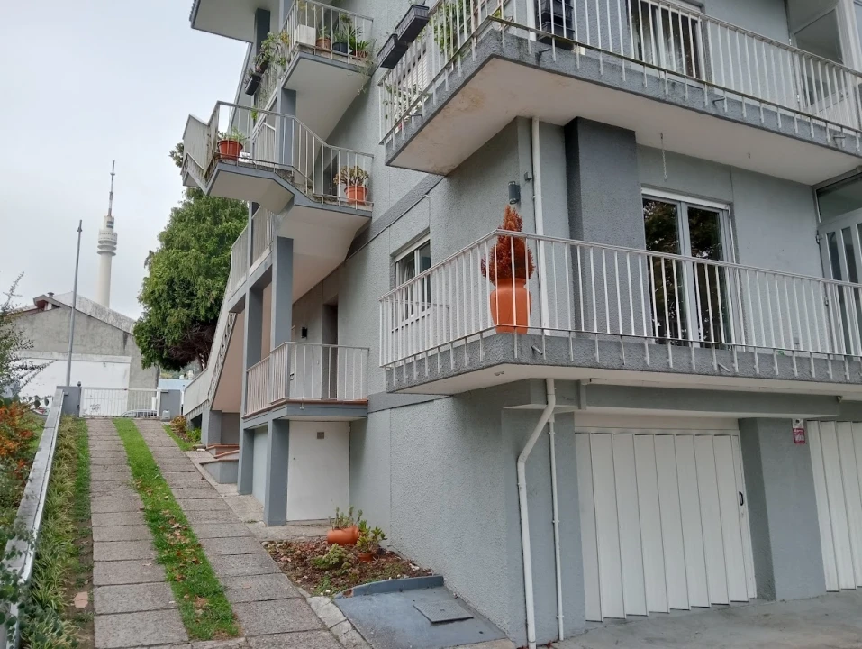 Moradia T4 para Venda em Oliveira do Douro Foto 1