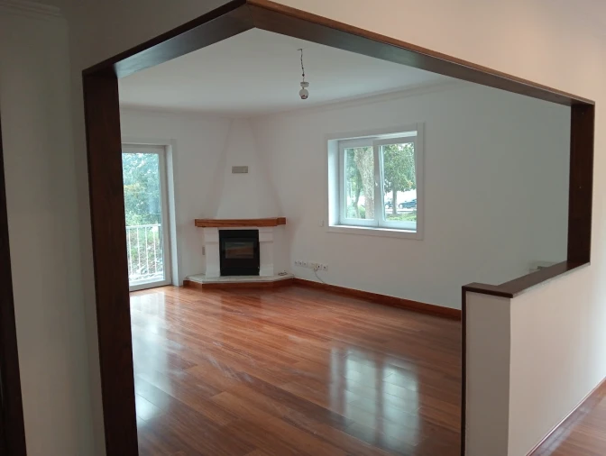 Moradia T4 para Venda em Oliveira do Douro Foto 14