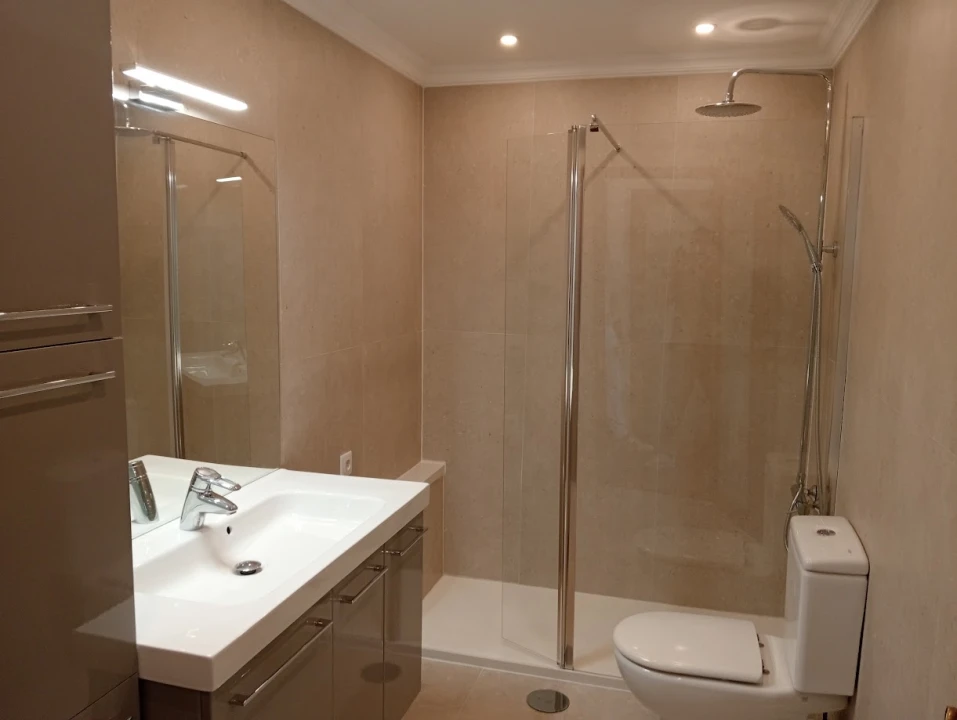 Moradia T4 para Venda em Oliveira do Douro Foto 33