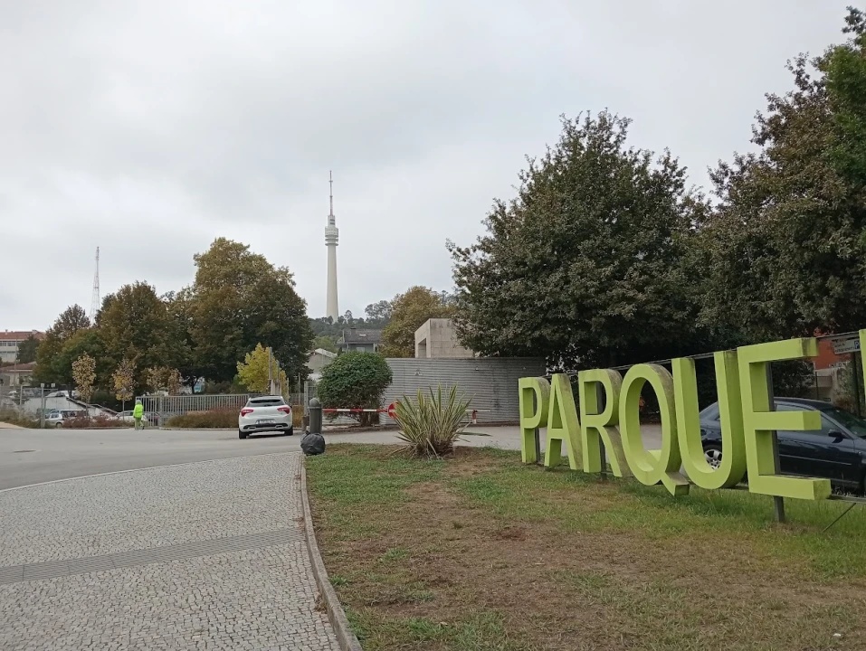 Moradia T4 para Venda em Oliveira do Douro Foto 81