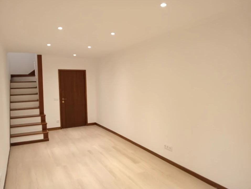 Moradia T4 para Venda em Oliveira do Douro Foto 44