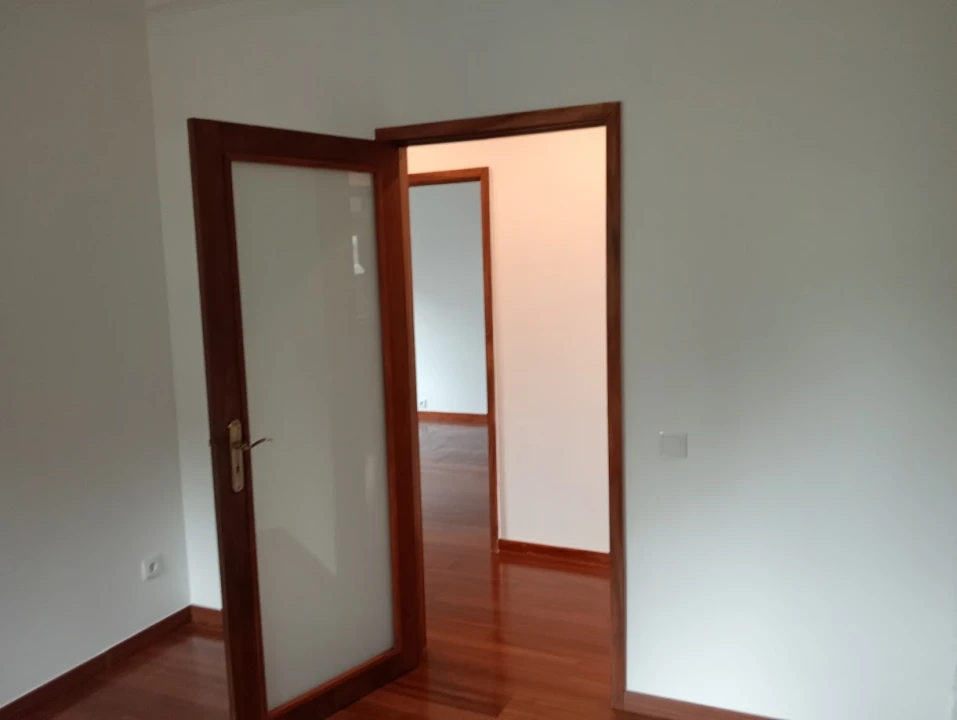 Moradia T4 para Venda em Oliveira do Douro Foto 39