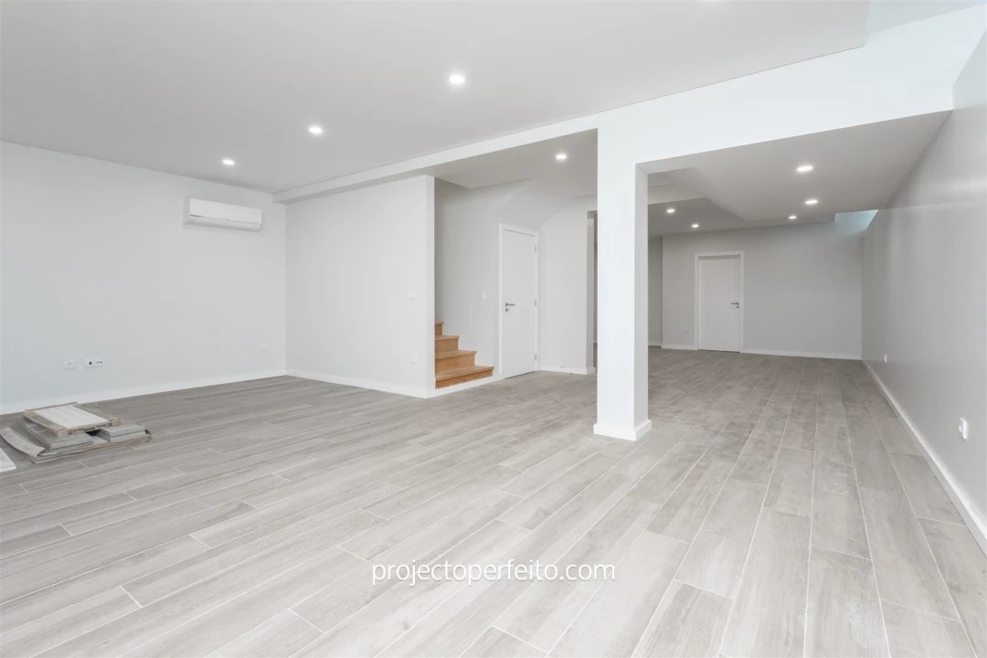 Moradia T4 para Venda em Anta e Guetim Foto 21