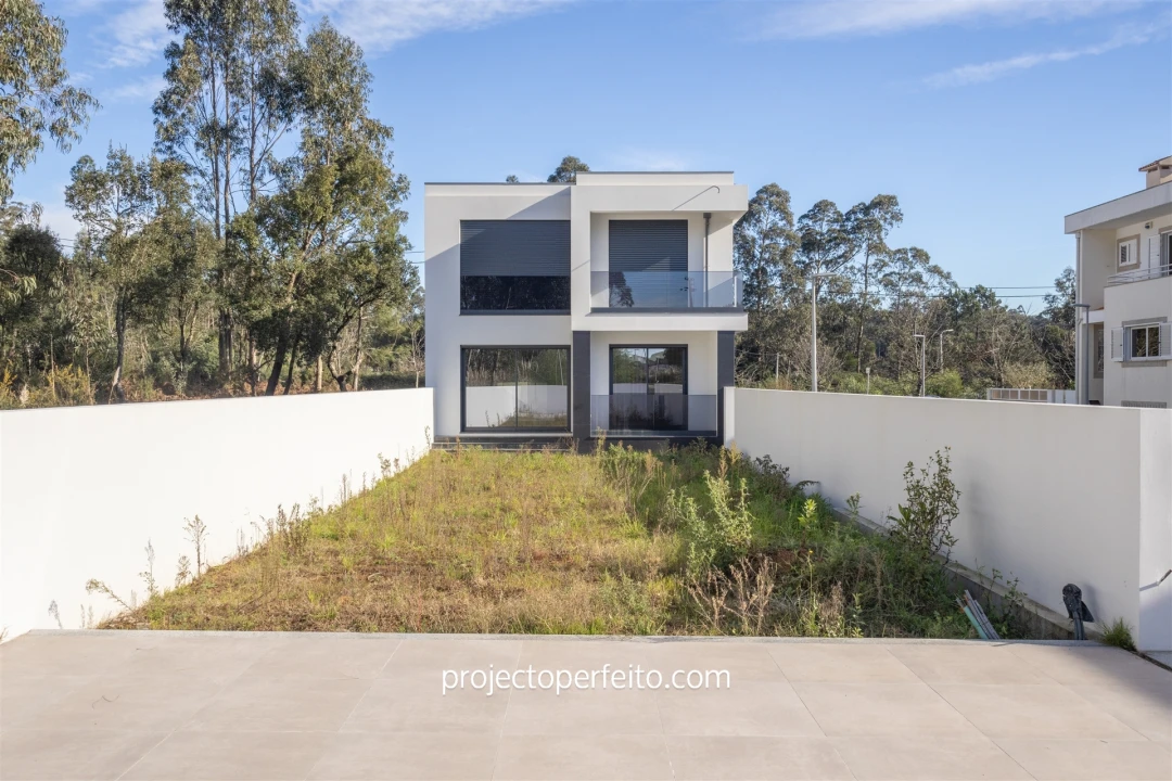 Moradia T4 para Venda em Anta e Guetim Foto 1