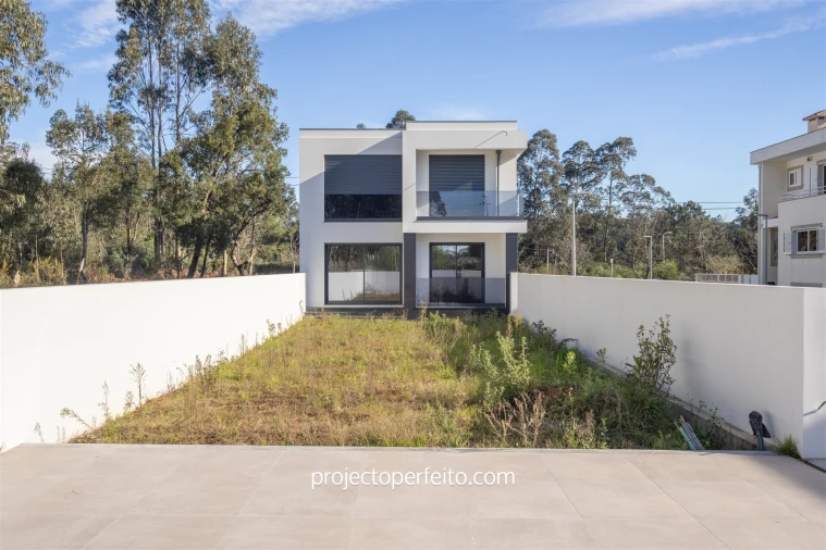 Moradia T4 para Venda em Anta e Guetim Foto 1