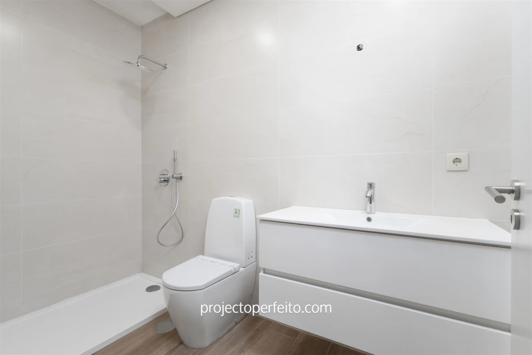 Moradia T4 para Venda em Anta e Guetim Foto 23