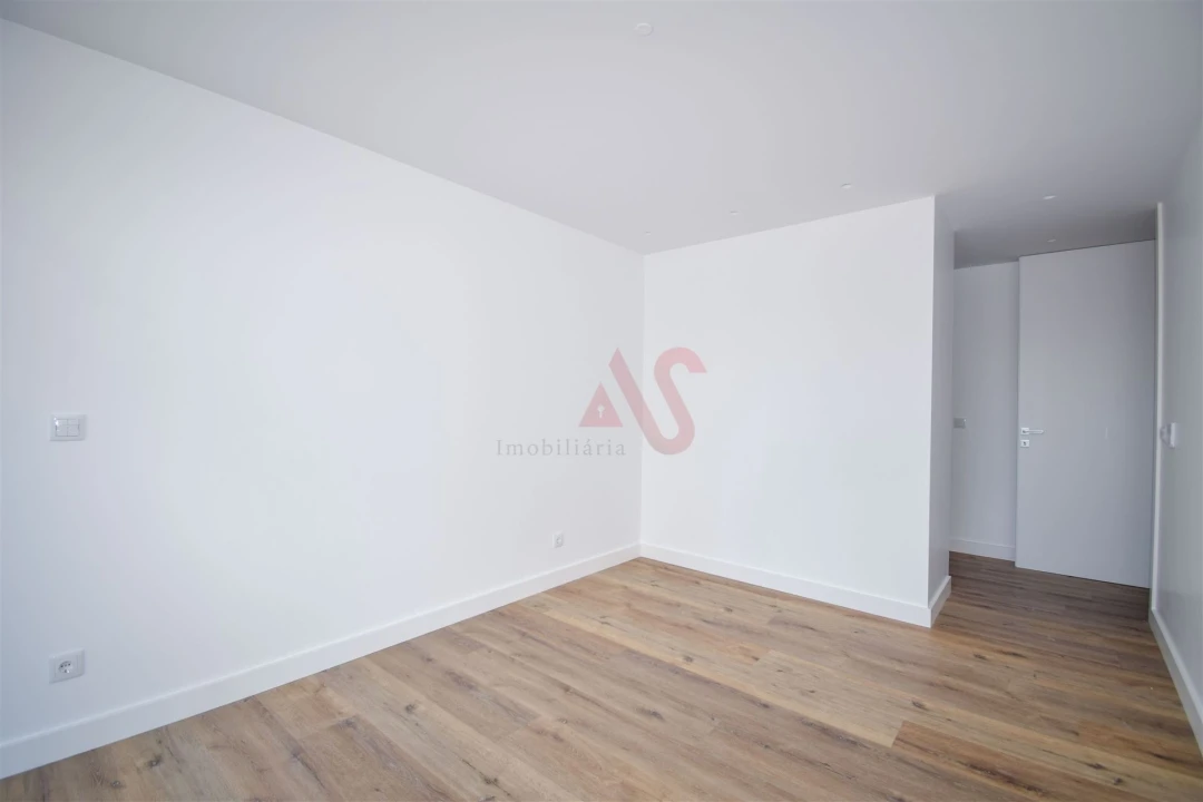 Apartamento T3 para Venda em Pontinha e Famões Foto 15