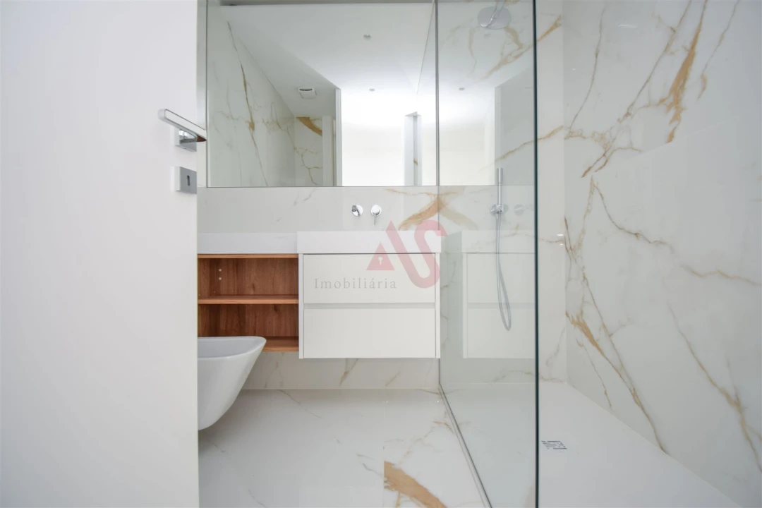 Apartamento T3 para Venda em Pontinha e Famões Foto 18