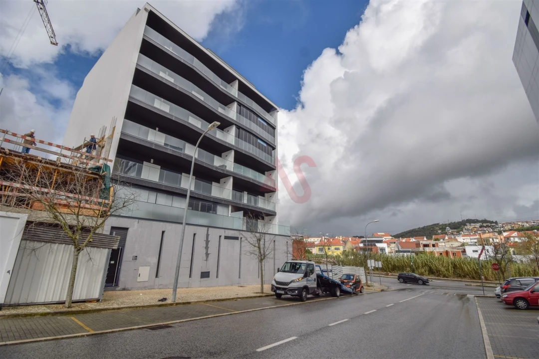 Apartamento T3 para Venda em Pontinha e Famões Foto 1