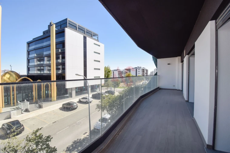 Apartamento T3 para Venda em Pontinha e Famões Foto 5
