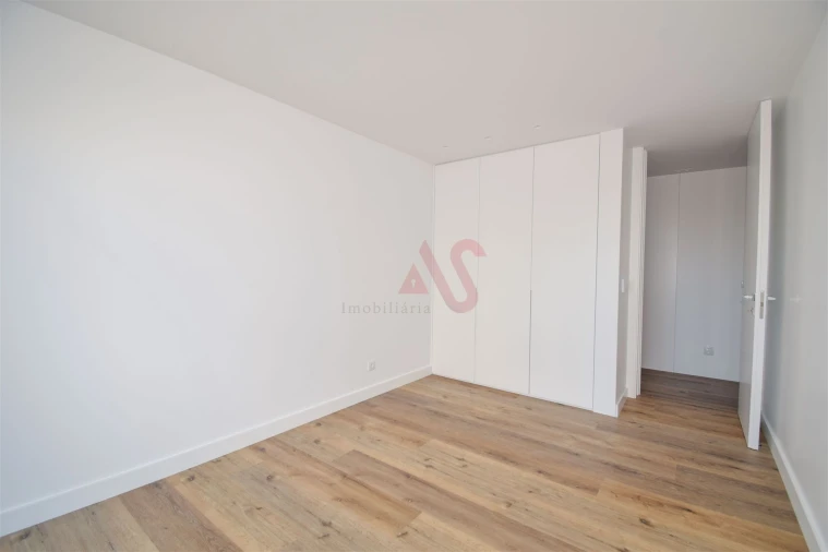 Apartamento T3 para Venda em Pontinha e Famões Foto 23
