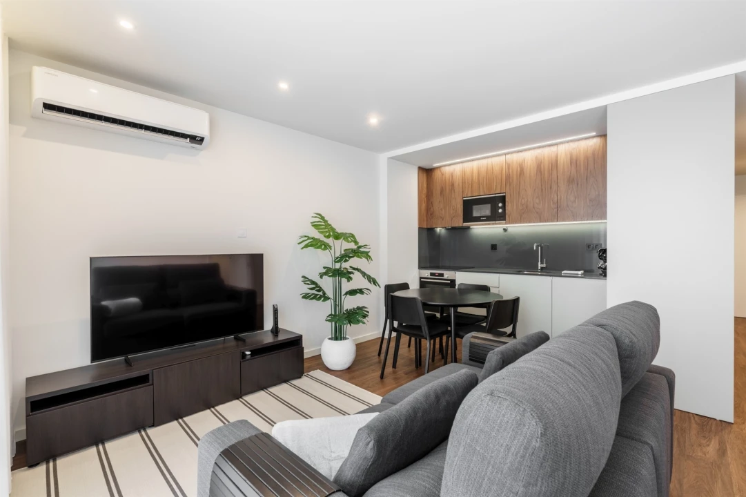 Apartamento T2 para Arrendamento férias em Braga (Maximinos, Sé e Cividade) Foto 7