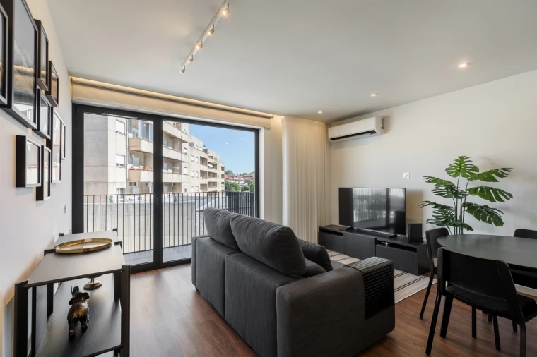 Apartamento T2 para Arrendamento férias em Braga (Maximinos, Sé e Cividade) Foto 6