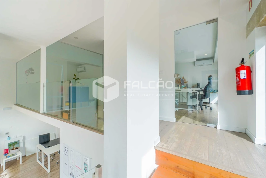 Escritório para Venda em Sacavém e Prior Velho Foto 17