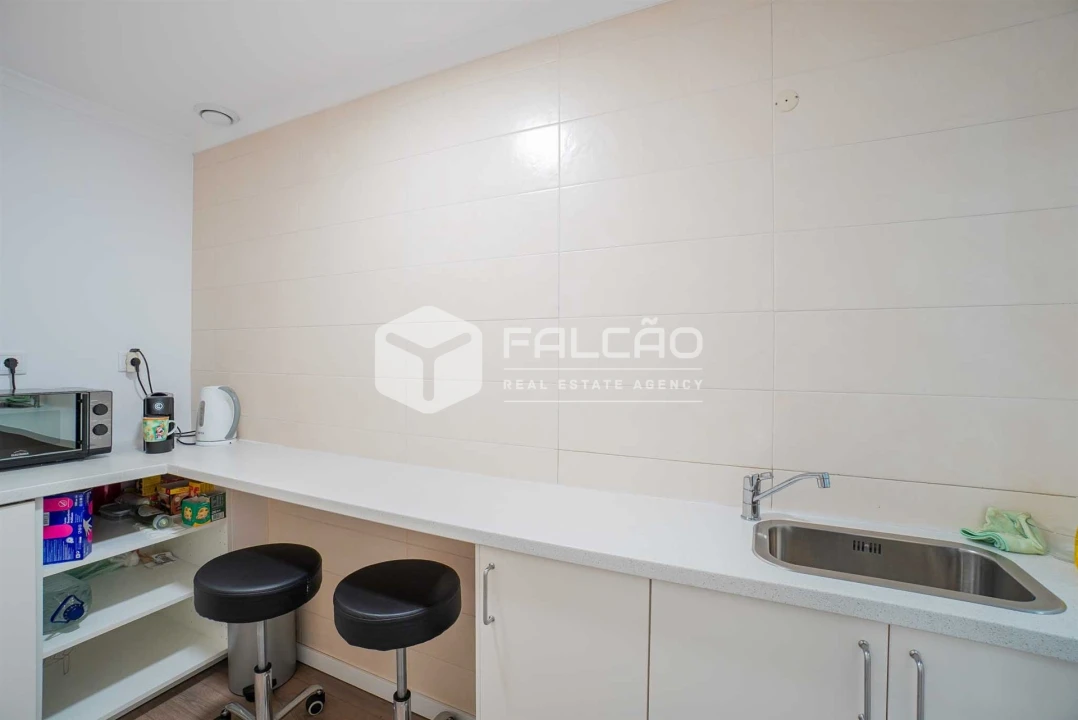 Escritório para Venda em Sacavém e Prior Velho Foto 10