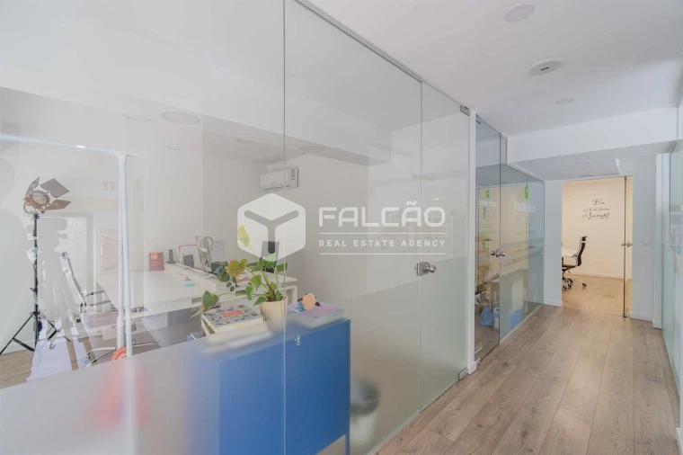 Escritório para Venda em Sacavém e Prior Velho Foto 21