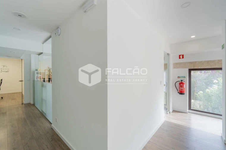 Escritório para Venda em Sacavém e Prior Velho Foto 19