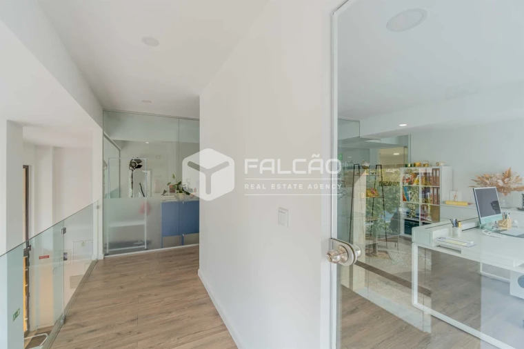 Escritório para Venda em Sacavém e Prior Velho Foto 18