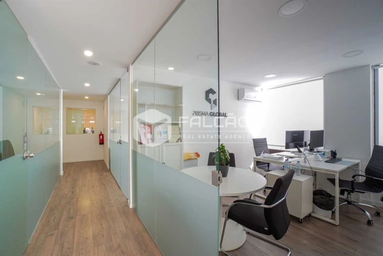 Escritório para Venda em Sacavém e Prior Velho Foto 5