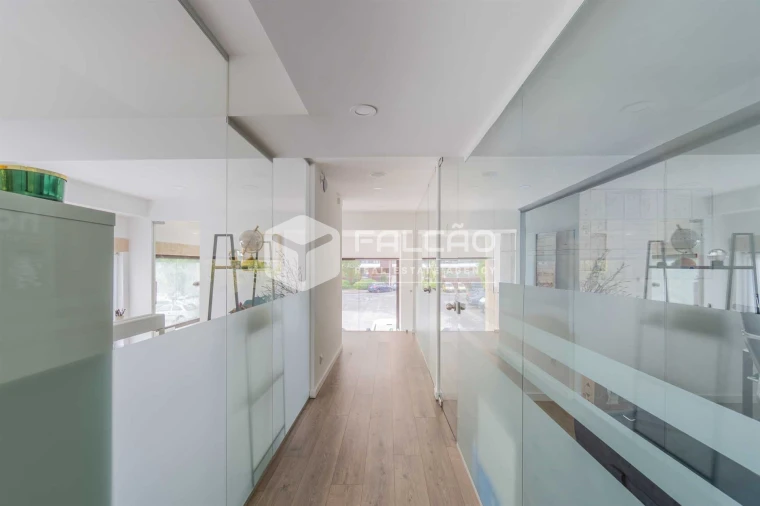 Escritório para Venda em Sacavém e Prior Velho Foto 28