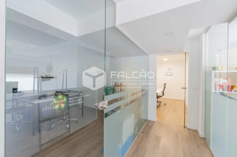 Escritório para Venda em Sacavém e Prior Velho Foto 22