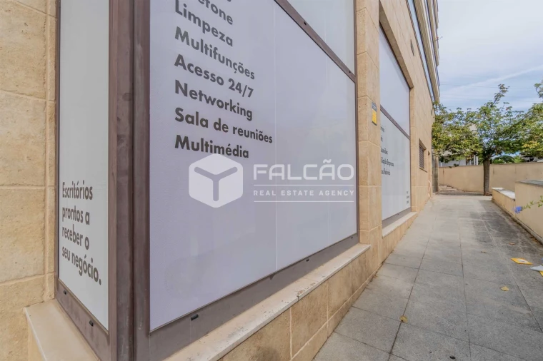 Escritório para Venda em Sacavém e Prior Velho Foto 34