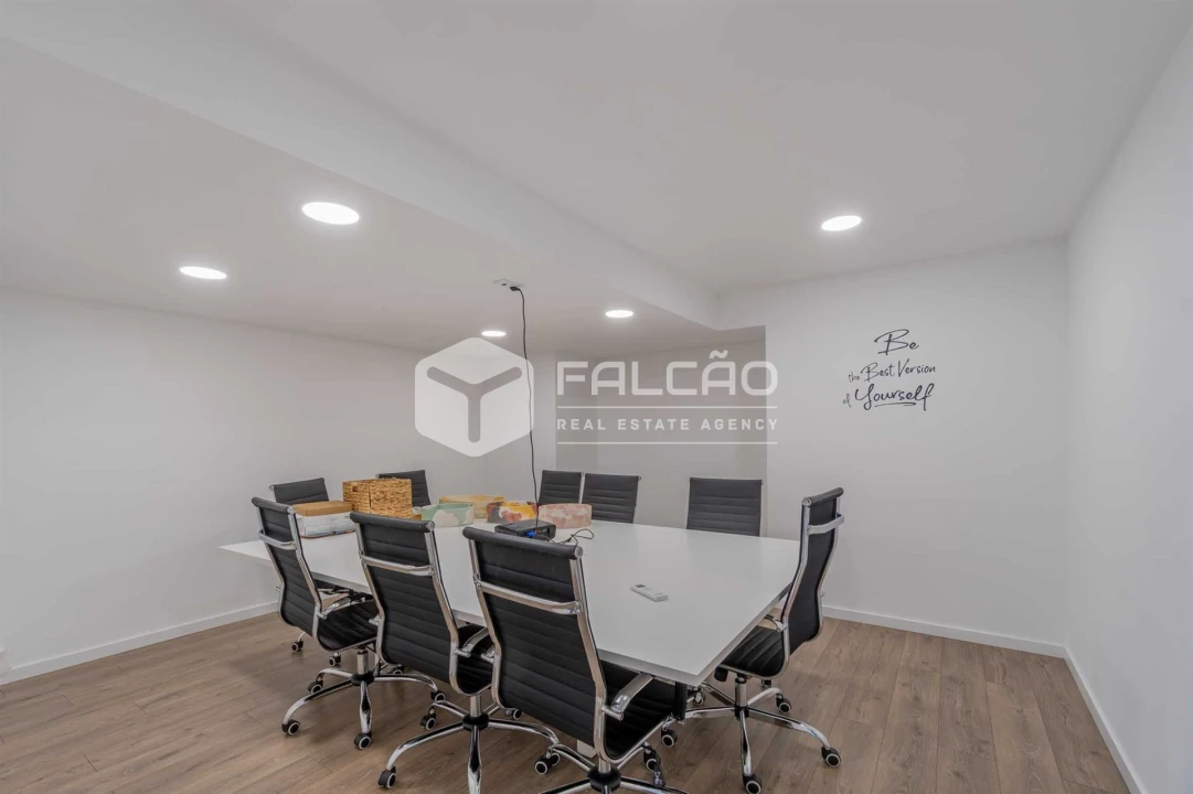 Escritório para Venda em Sacavém e Prior Velho Foto 24