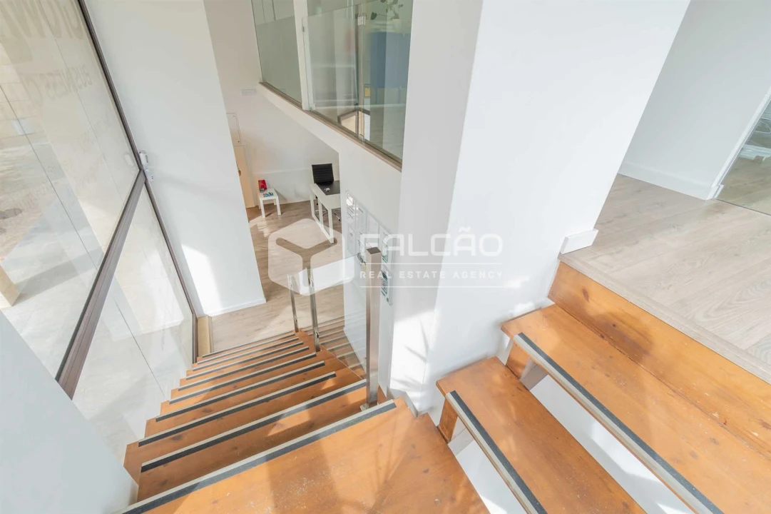 Escritório para Venda em Sacavém e Prior Velho Foto 31